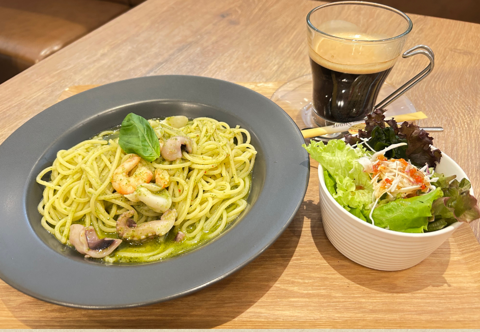 アリスター  カフェ　喫茶